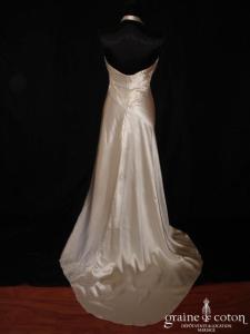 Création Nathalie Bourgey-Biron - Robe une pièce en satin de soie ivoire
