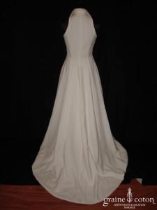 Harriet de Prag - Robe à encolure américaine en crêpe blanc