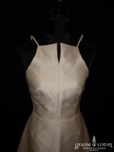 Mariées de Paris - Robe en mikado ivoire à encolure géométrique américaine