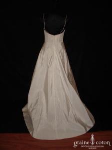Mariées de Paris - Robe taille haute en taffetas ivoire avec fines bretelles