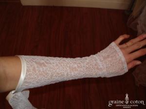 Création Graine de coton - Mitaines en dentelle extensible blanche sur mesure