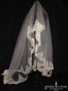 Harriet de Prag - Voile long de 2 mètres bordé de dentelle de Calais faite main