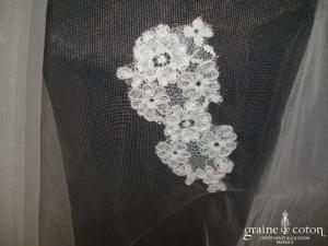 Cymbeline - Voile long de 3 mètres en tulle ivoire avec guipure de dentelle