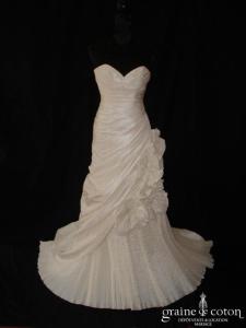 Robe sirène drapée en taffetas plissé ivoire