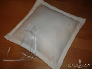 Coussin d'alliances blanc
