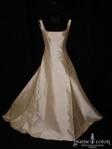 Pronuptia Jean Cadillon - Robe une pièce en mikado de soie ivoire