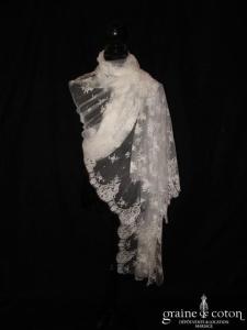 Delphine Manivet - Voile long de 3 mètres en dentelle de Calais ivoire