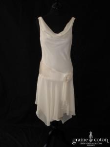 Fashion NewYork pour Lafayette Mariage - Robe courte taille basse asymétrique