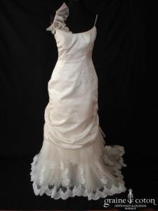 Création - Robe sirène en satin, organza et dentelle ivoire clair