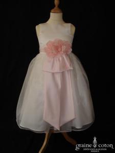 US Angels - Robe de demoiselle d'honneur blanche avec ceinture de satin rose