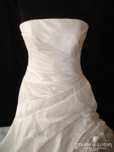 Marylise - Robe taille basse en taffetas drapé ivoire