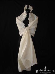 Linéa Raffaëlli - Étole en soie sauvage ivoire avec volant plissé