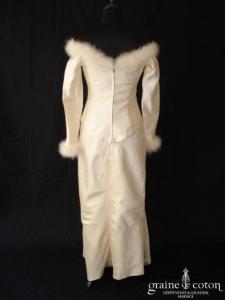 Création - Robe deux pièces en mikado de soie ivoire et plumes de cygne