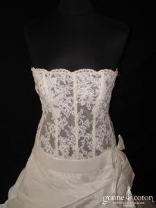 Mariées de Paris - Bustier en dentelle et jupe en taffetas