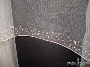 Prudence Macé pour Pronuptia - Voile long de 3 mètres en tulle ivoire bordé de perles et cristaux