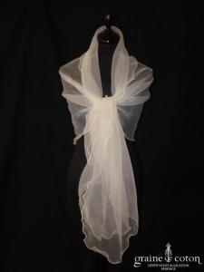 Étole en organza ivoire effet volutes