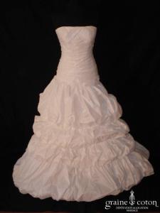 Mariées de Paris - Robe taille basse en taffetas et guipure de dentelle
