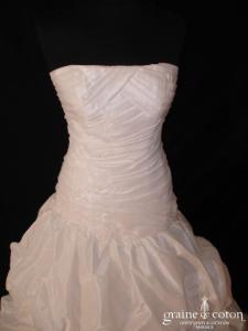 Mariées de Paris - Robe taille basse en taffetas et guipure de dentelle