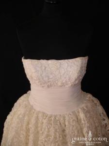 Oksana Mukha - Julie