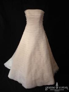 Les mariées d'Elodie - Robe en bandes horizontales d'organza ivoire clair