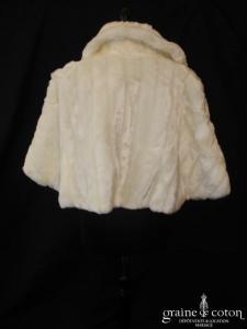 Manteau court en fausse fourrure ivoire