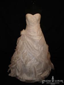 Miss Kelly - Robe blanche en organza drapé brodé de perles