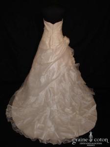 Miss Kelly - Robe blanche en organza drapé brodé de perles