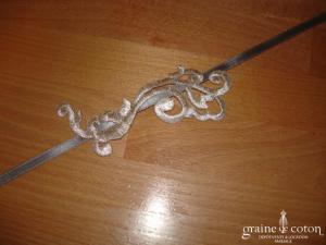 Au fil perlé - Headband en satin gris et galon argenté