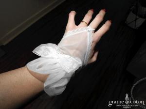 Mitaines courtes en organza ivoire clair avec noeud