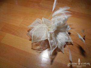 Peigne fleur en sisal et plumes