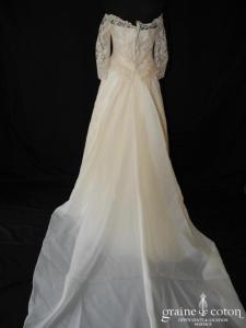 Aire by Rosa Clara - Omega