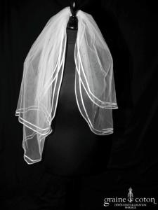 Voile court en tulle blanc bordé d'un double biais de satin