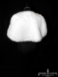 Étole / cape en faux duvet ivoire