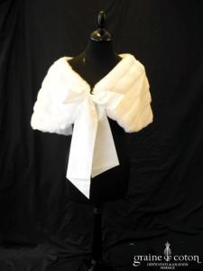 Étole en fausse fourrure blanche avec noeud