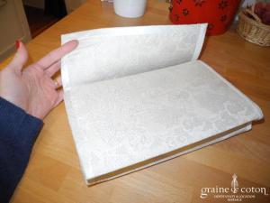 Création - Pochette en brocard et soie sauvage ivoire