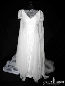 Nathalie Durieux - Robe empire fluide en shantung de soie, gaze de soie et dentelle de Caudry ivoire