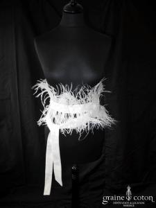 Pronuptia - Ceinture en plumes d'autruche et strass