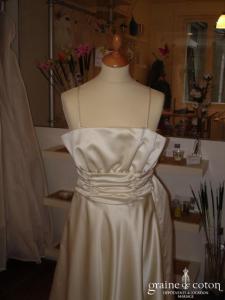Robert Bron - Robe courte en satin ivoire