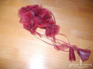 Fleur en tissu bordeaux