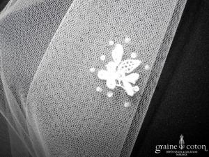 Cymbeline - Voile long de 2,50 mètres en tulle ivoire avec guipure de dentelle