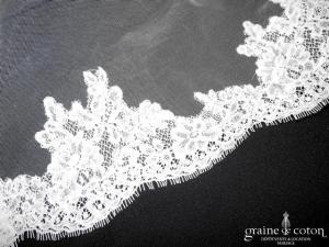 Pronovias - Voile long de 3,70 mètres en tulle ivoire clair bordé de dentelle de Calais