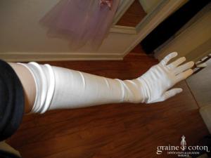 Pronuptia - Gants mi longs en soie ivoire