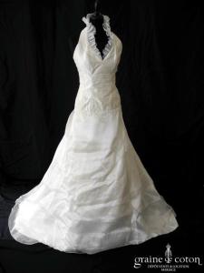 Création - Robe taille basse tour de cou en soie sauvage, organza et dentelle ivoire