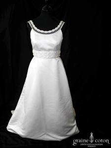 Pronovias - Robe en satin duchesse avec bretelles