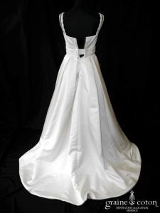 Pronovias - Robe en satin duchesse avec bretelles