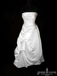 Pronuptia - Robe drapée en satin ivoire clair