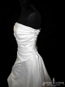 Pronuptia - Robe drapée en satin ivoire clair