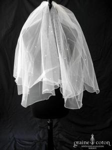Voile court ivoire très clair avec petites perles nacrées
