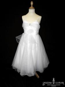 Robe demoiselle d'honneur blanche avec noeud en tulle et strass
