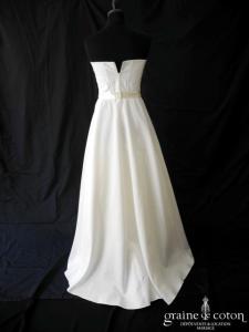 Mariées de Paris - Robe taille haute en mikado ivoire avec ceinture noeud en satin